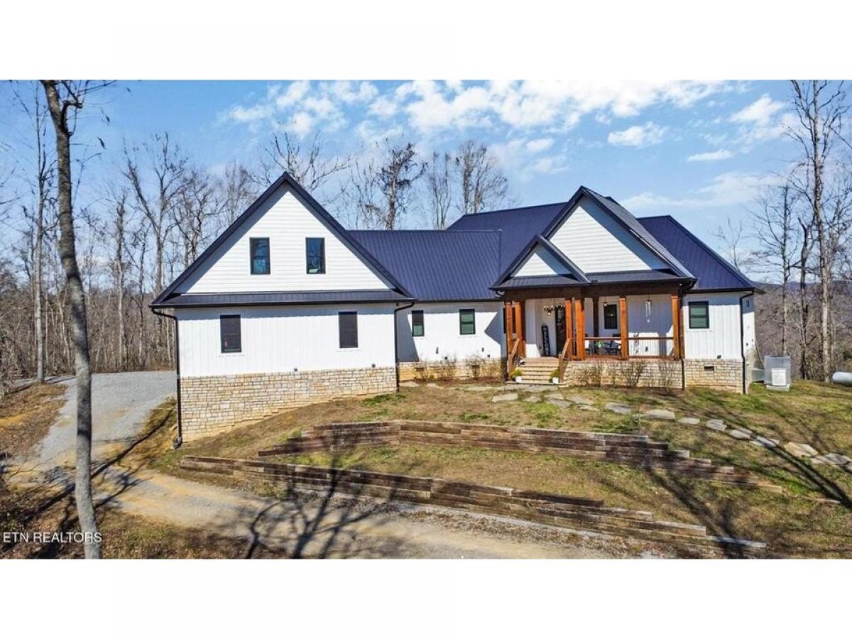 Picture of Home For Sale in Alpine, Tennessee, United States