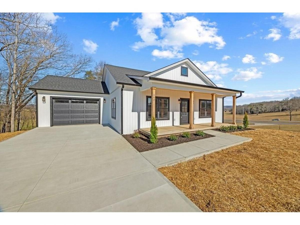 Picture of Home For Sale in Livingston, Tennessee, United States