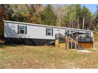 Home For Sale in Celina, Tennessee