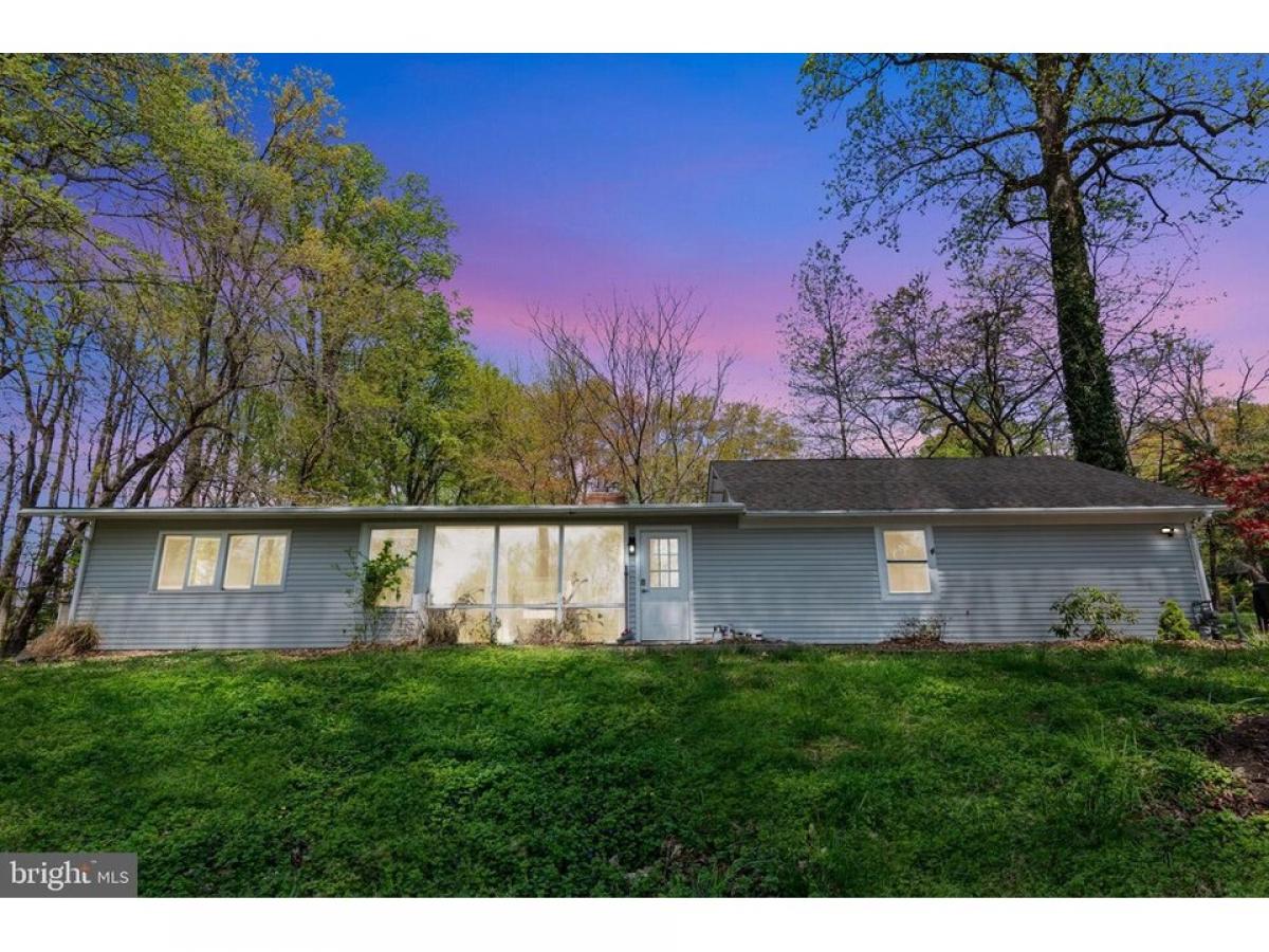 Picture of Home For Sale in Falls Church, Virginia, United States