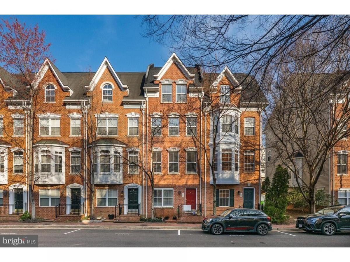 Picture of Home For Sale in Alexandria, Virginia, United States