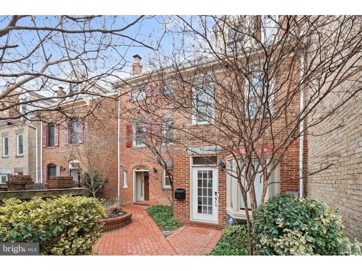 Picture of Home For Sale in Alexandria, Virginia, United States