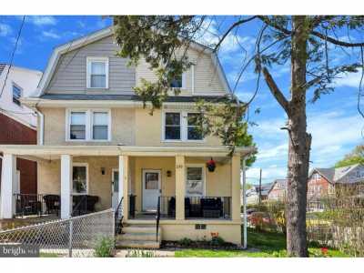 Home For Sale in Ardmore, Pennsylvania