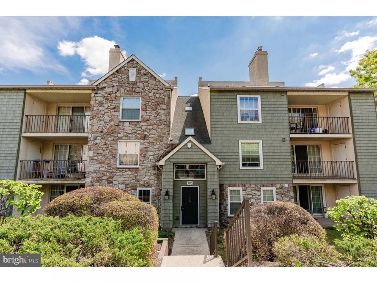 Picture of Home For Sale in Norristown, Pennsylvania, United States