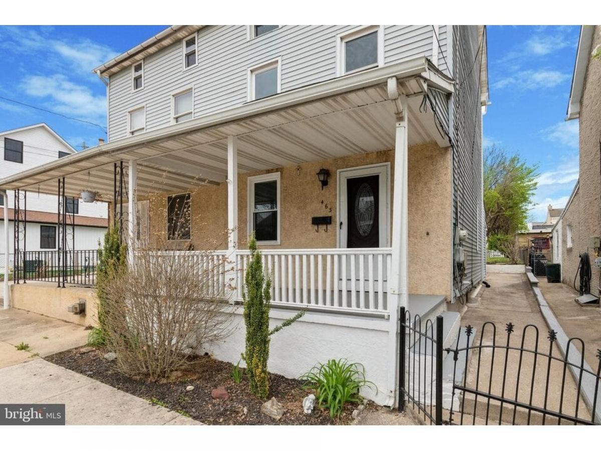 Picture of Home For Sale in Conshohocken, Pennsylvania, United States