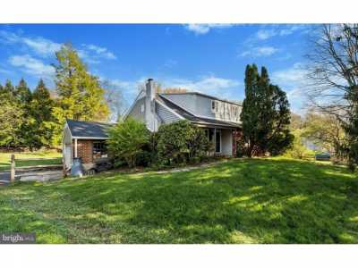 Home For Sale in Glenside, Pennsylvania
