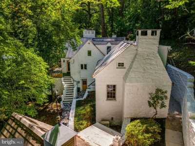 Home For Sale in Conshohocken, Pennsylvania