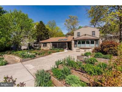 Home For Sale in Glenside, Pennsylvania