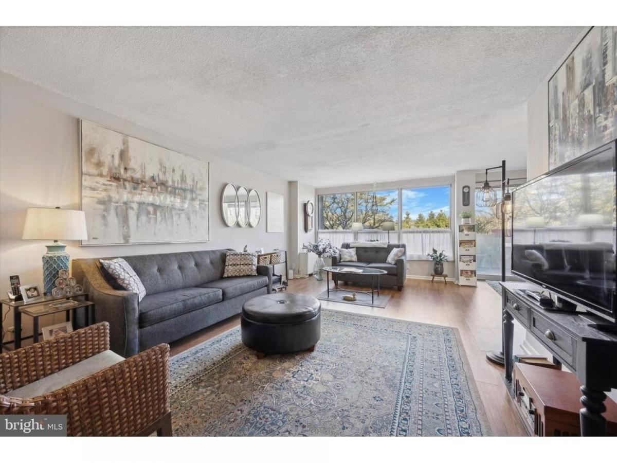 Picture of Home For Sale in Wynnewood, Pennsylvania, United States