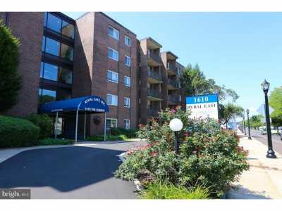 Home For Sale in Jenkintown, Pennsylvania