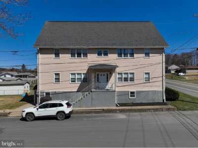Home For Sale in Taylor, Pennsylvania