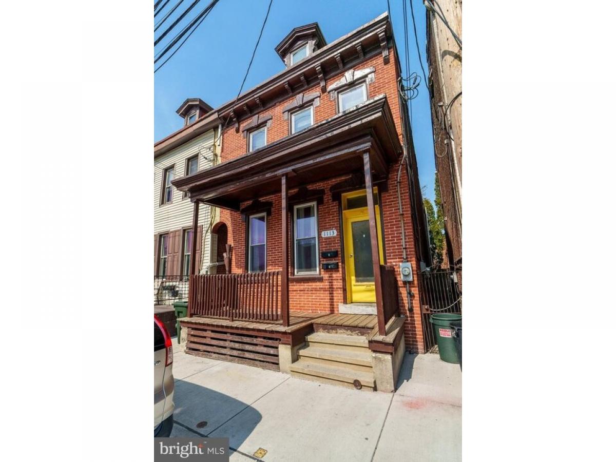 Picture of Home For Sale in Lebanon, Pennsylvania, United States