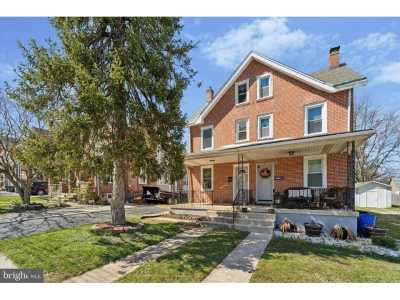 Home For Sale in Clifton Heights, Pennsylvania