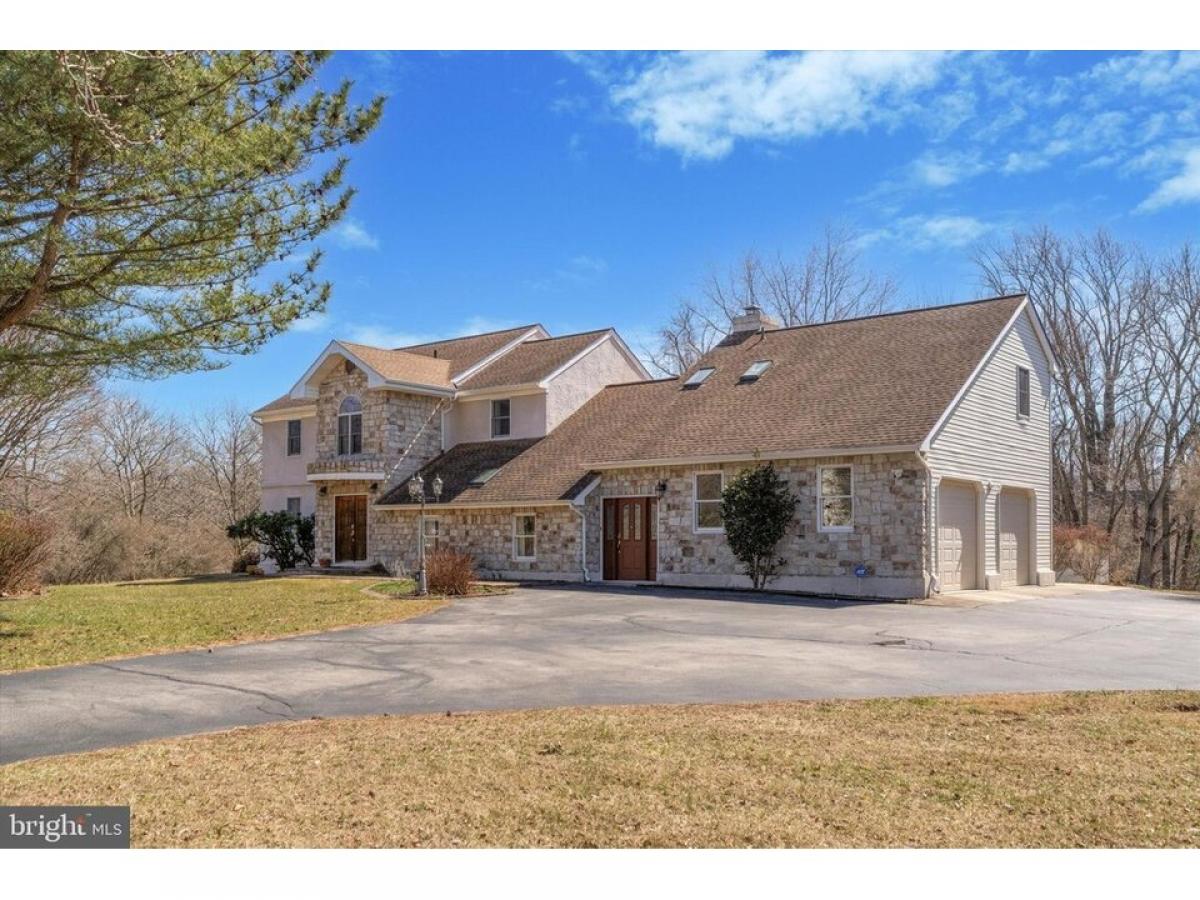 Picture of Home For Sale in Glen Mills, Pennsylvania, United States