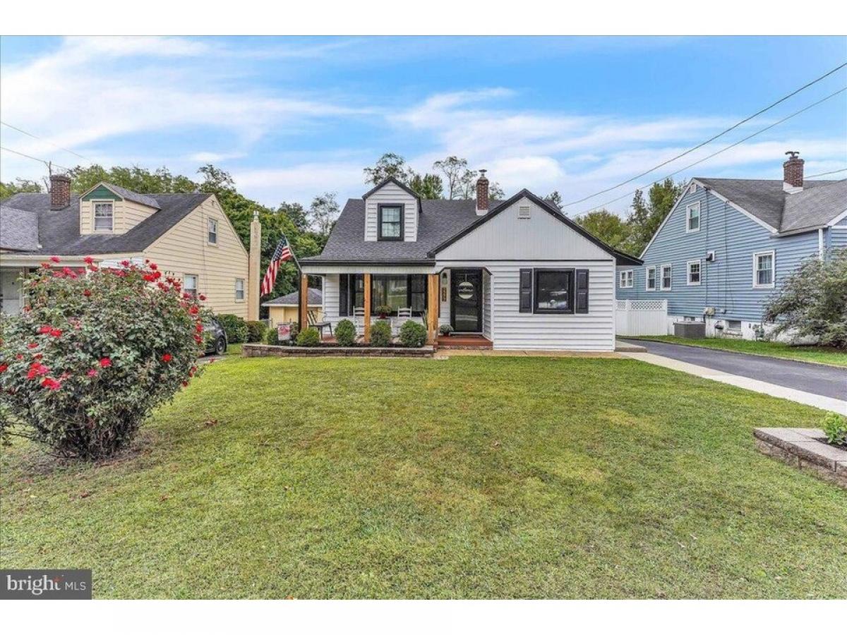 Picture of Home For Sale in Upper Chichester, Pennsylvania, United States