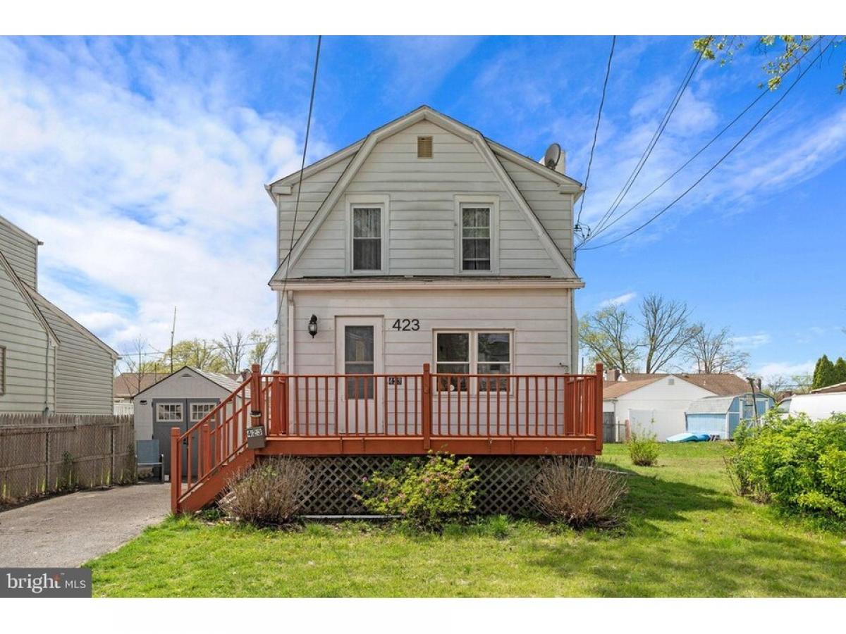 Picture of Home For Sale in Folsom, Pennsylvania, United States