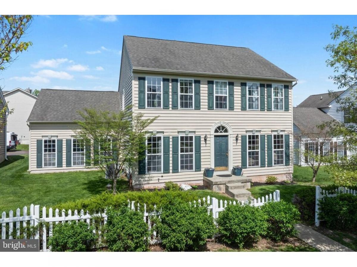 Picture of Home For Sale in Perkasie, Pennsylvania, United States