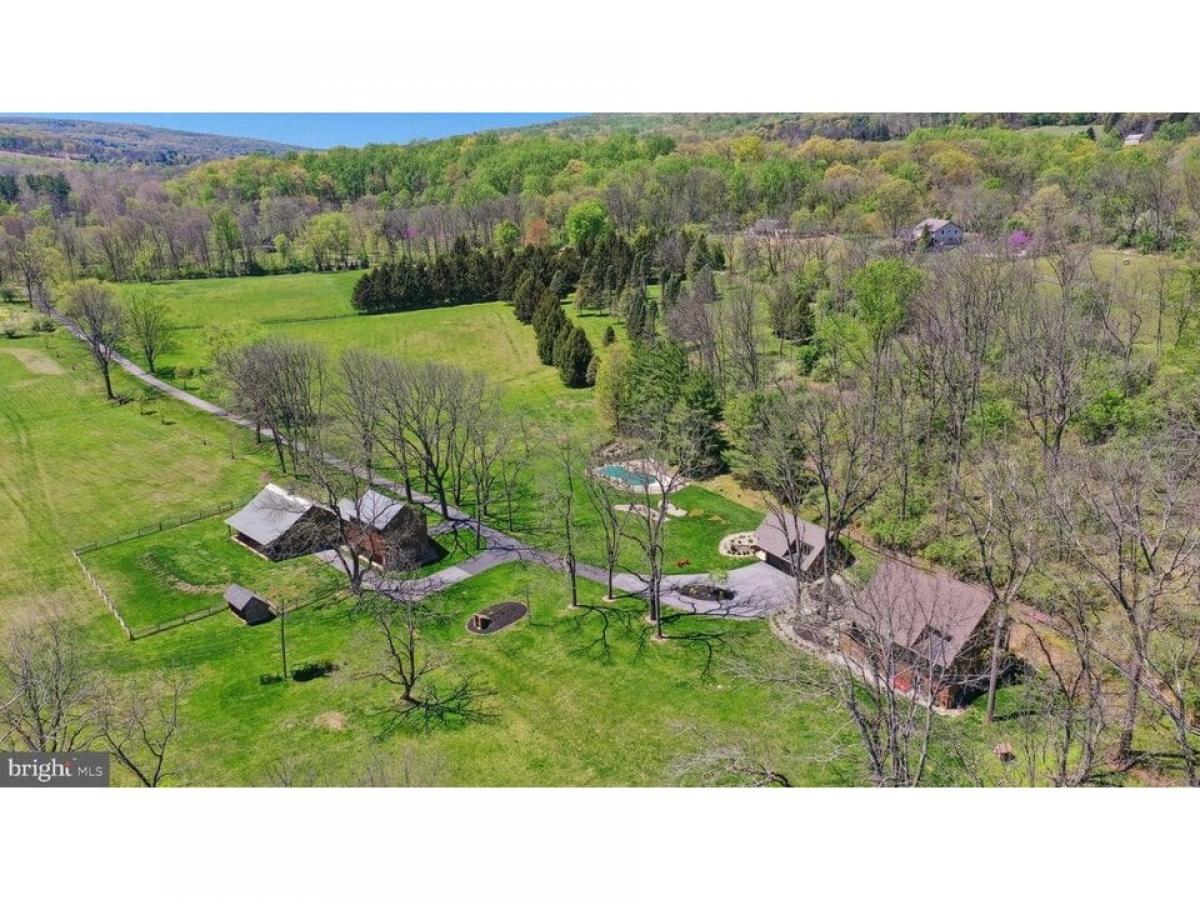 Picture of Home For Sale in Riegelsville, Pennsylvania, United States