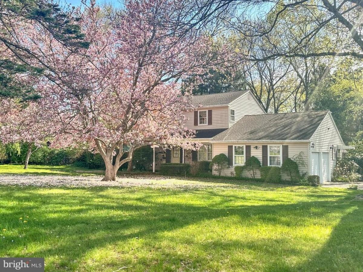 Picture of Home For Sale in Doylestown, Pennsylvania, United States
