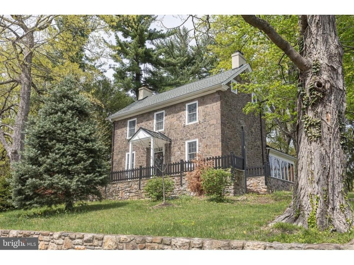 Picture of Home For Sale in Doylestown, Pennsylvania, United States