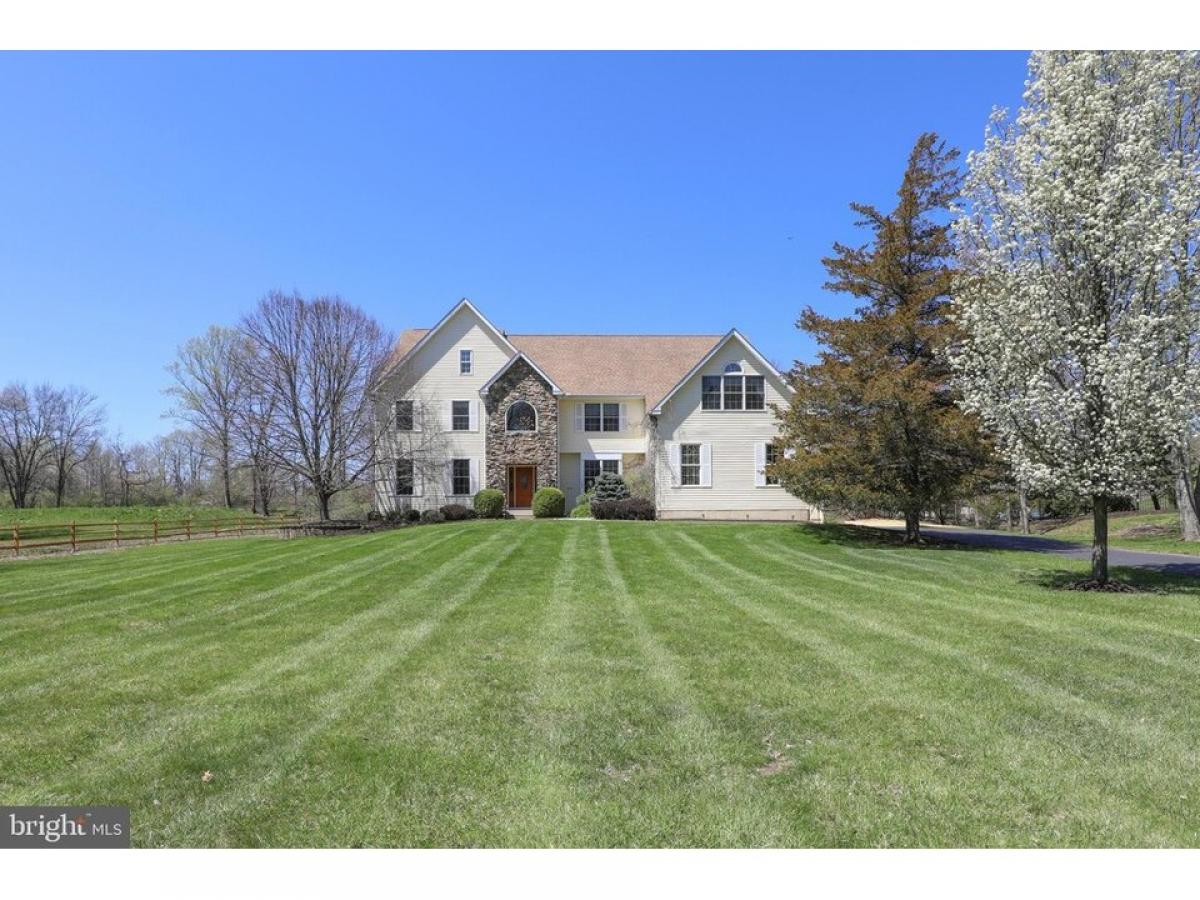 Picture of Home For Sale in Doylestown, Pennsylvania, United States