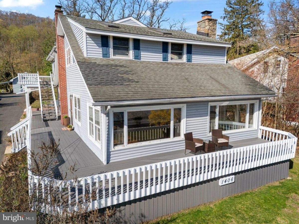 Picture of Home For Sale in Upper Black Eddy, Pennsylvania, United States