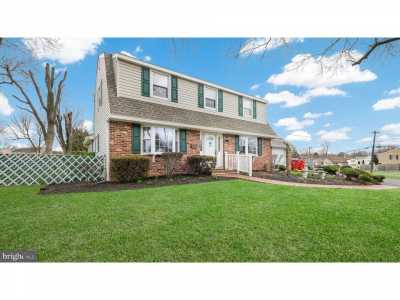 Home For Sale in Warminster, Pennsylvania
