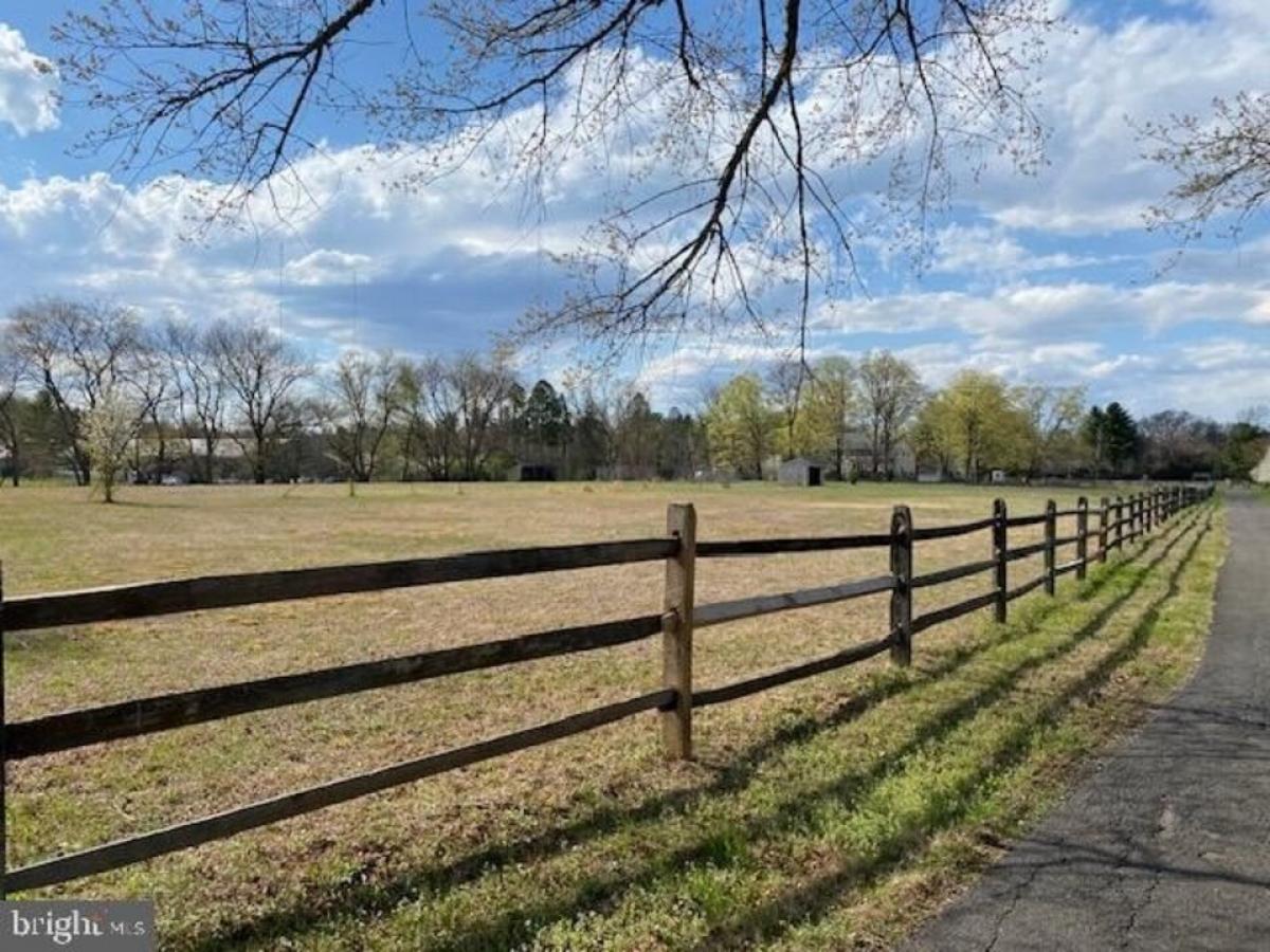 Picture of Residential Land For Sale in Washington Crossing, Pennsylvania, United States