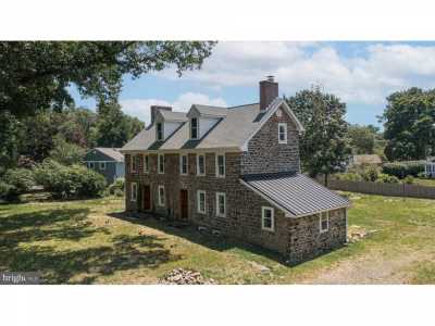 Home For Sale in Yardley, Pennsylvania