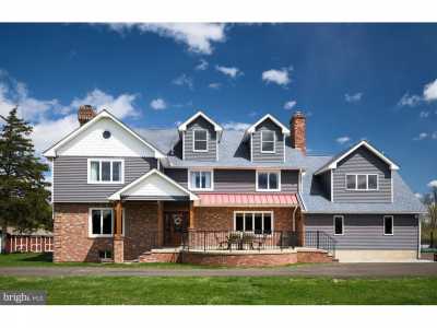 Home For Sale in Pipersville, Pennsylvania