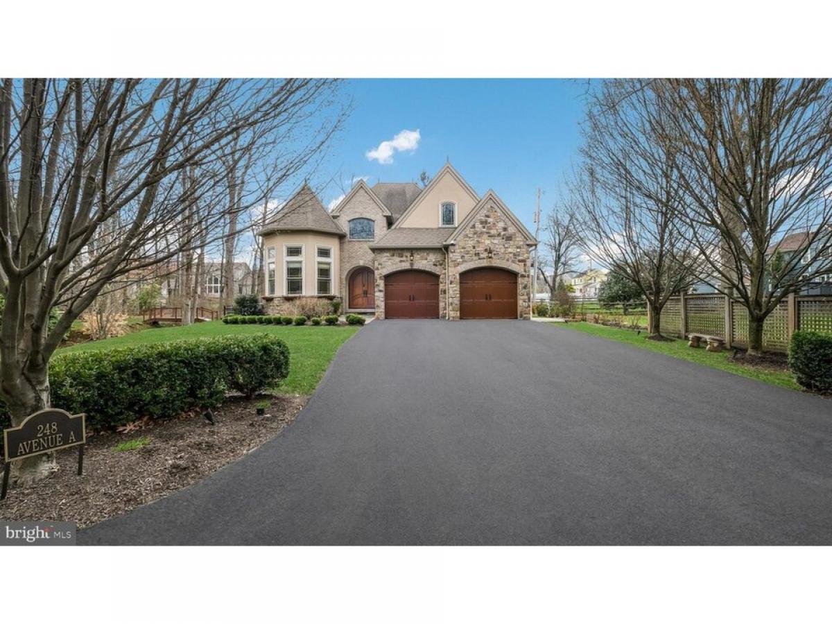 Picture of Home For Sale in Doylestown, Pennsylvania, United States