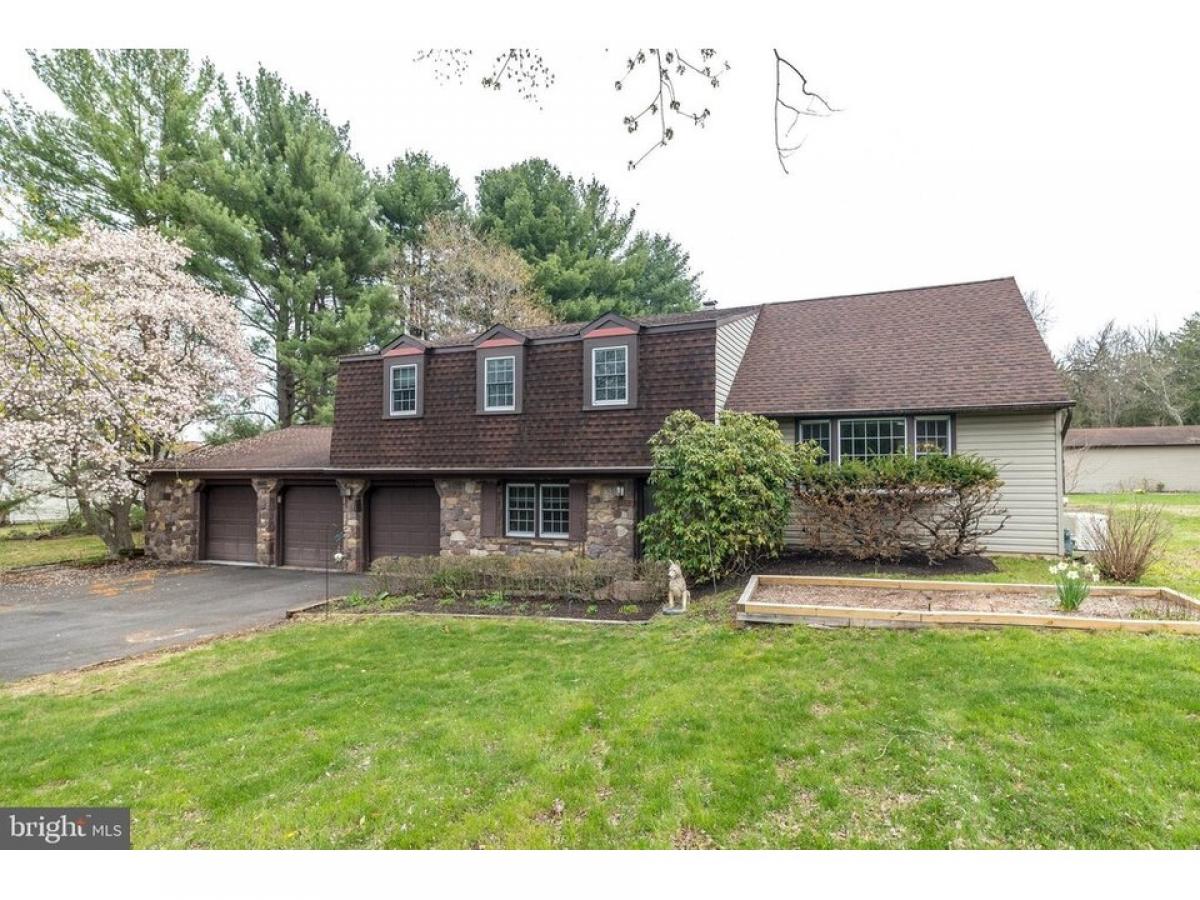 Picture of Home For Sale in Doylestown, Pennsylvania, United States