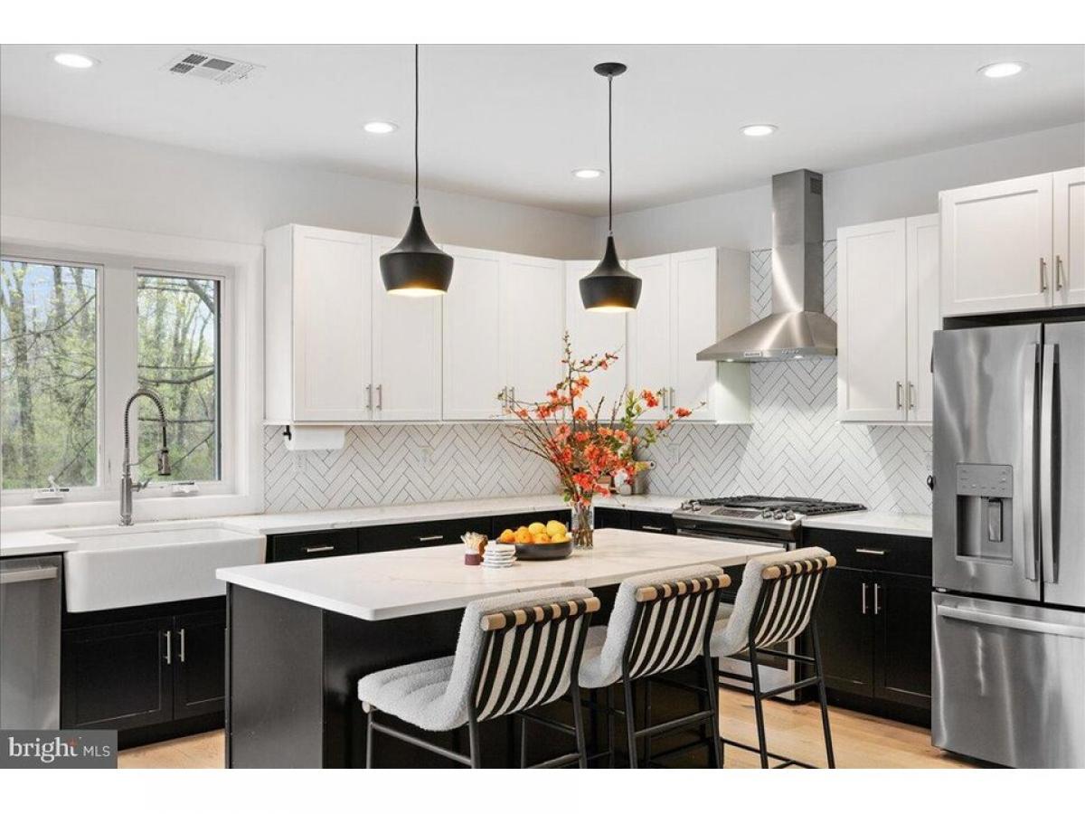 Picture of Home For Sale in Lambertville, New Jersey, United States