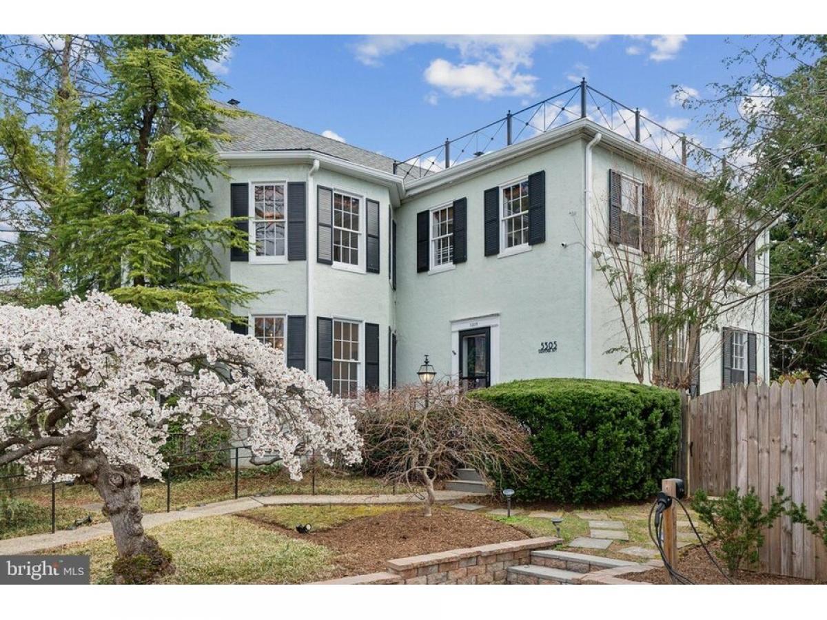 Picture of Home For Sale in Chevy Chase, Maryland, United States