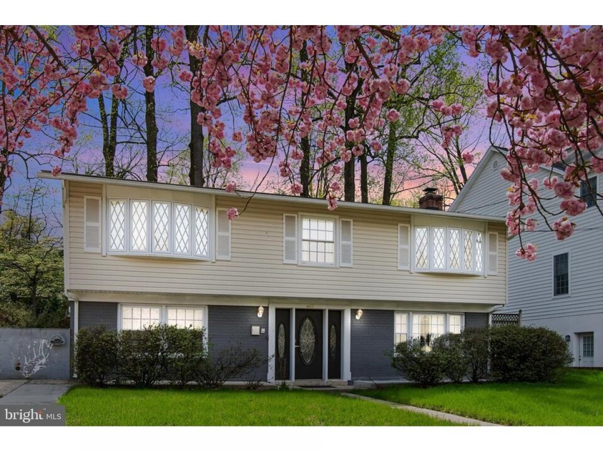 Picture of Home For Sale in Rockville, Maryland, United States