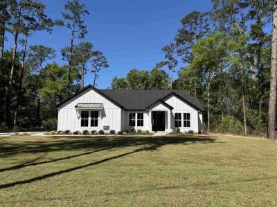 Home For Sale in Crawfordville, Florida