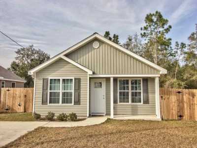 Home For Sale in Crawfordville, Florida