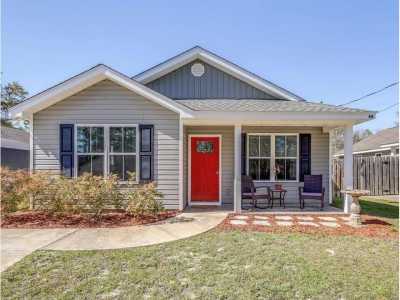 Home For Sale in Crawfordville, Florida