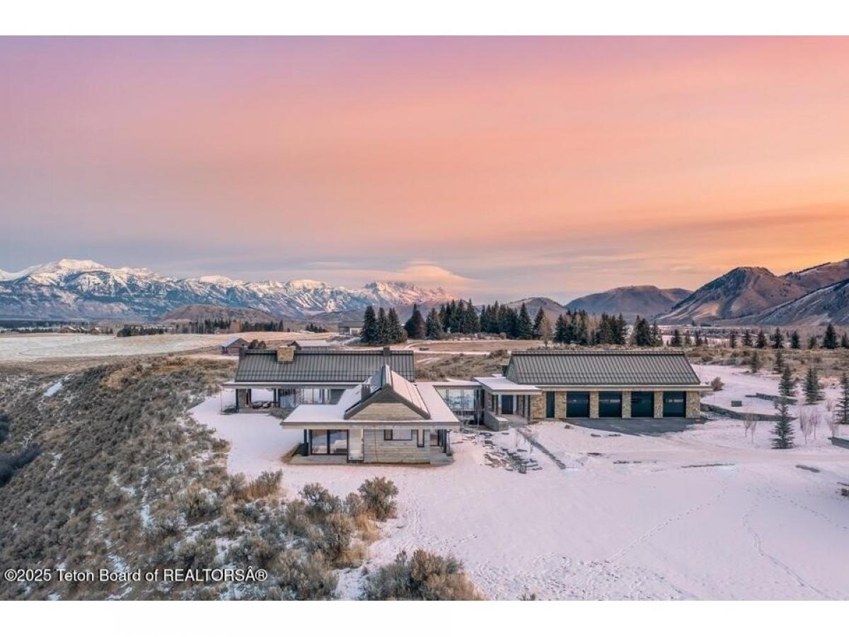 Picture of Home For Sale in Jackson, Wyoming, United States