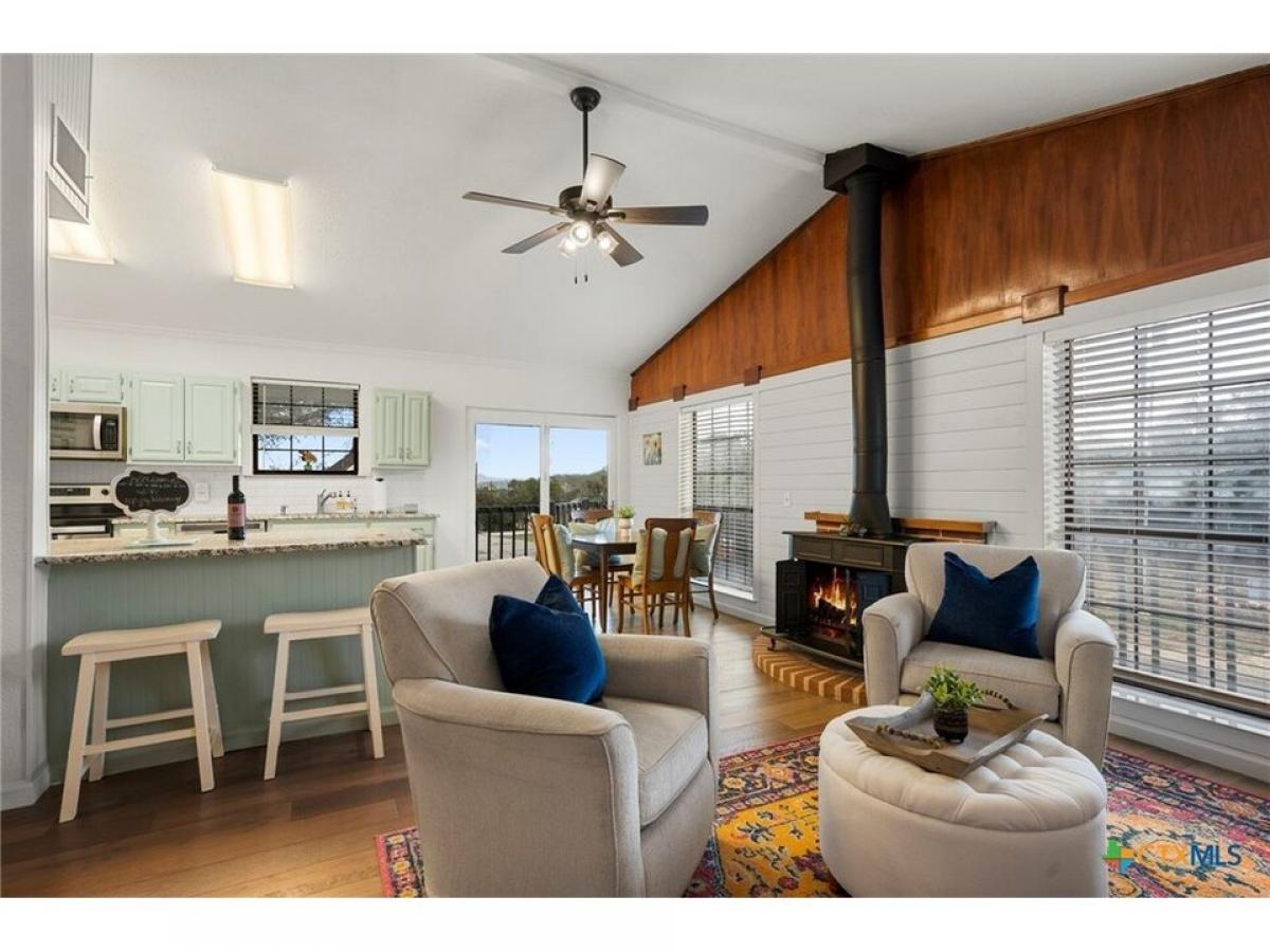 Picture of Home For Sale in Canyon Lake, Texas, United States