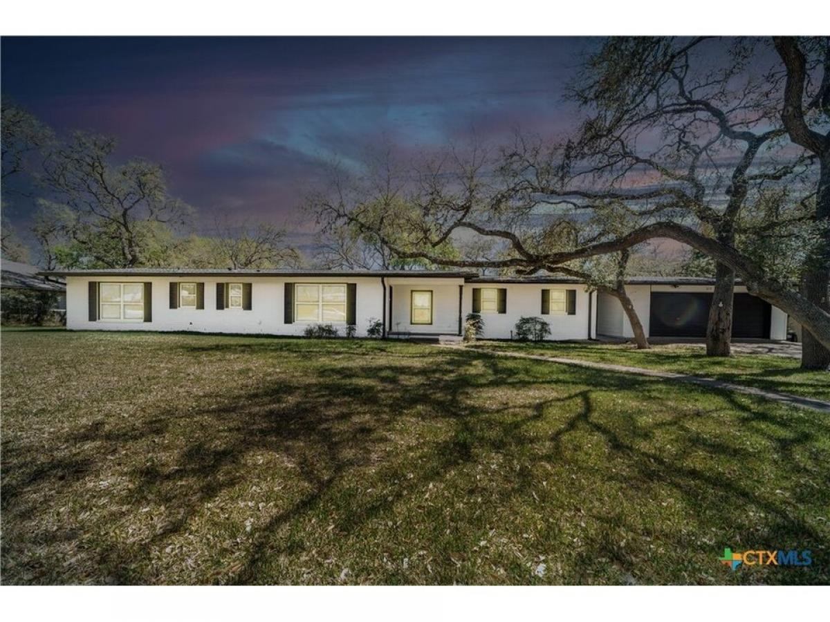 Picture of Home For Sale in San Marcos, Texas, United States