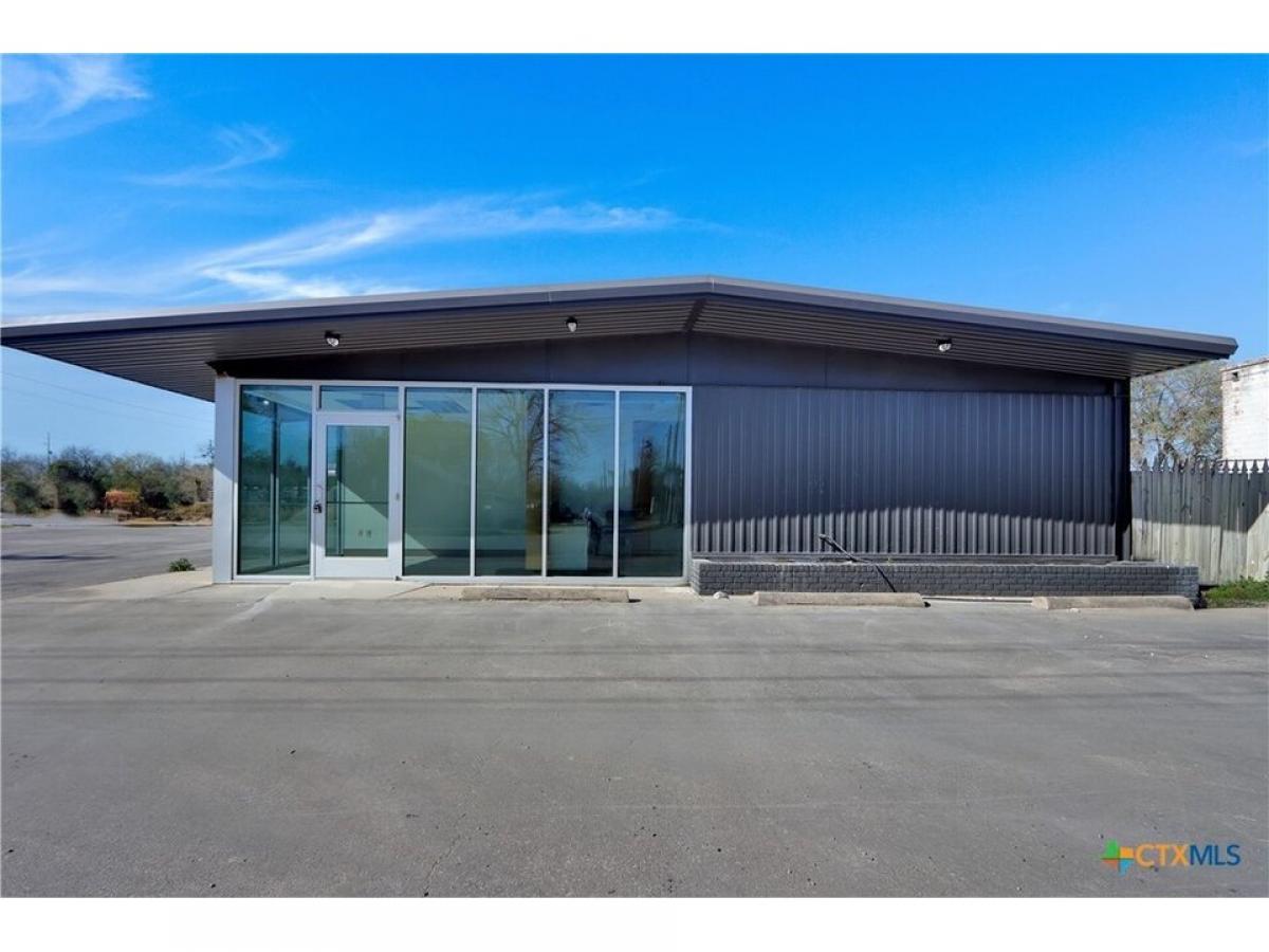 Picture of Home For Sale in Seguin, Texas, United States