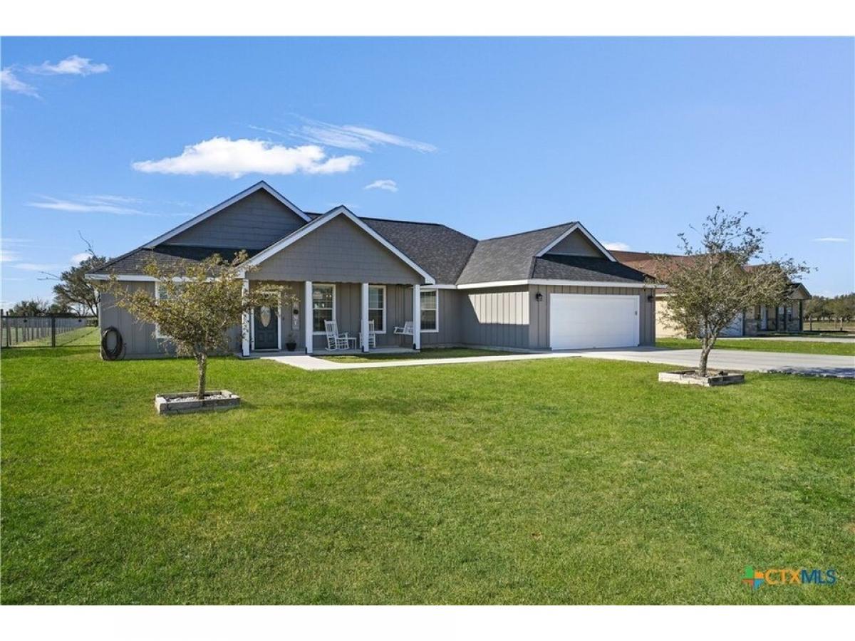 Picture of Home For Sale in Seguin, Texas, United States