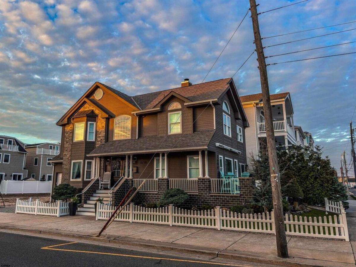 Picture of Home For Sale in Longport, New Jersey, United States