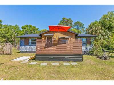 Home For Sale in Crescent City, Florida
