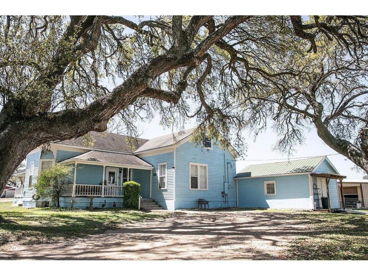 Picture of Home For Sale in Burton, Texas, United States
