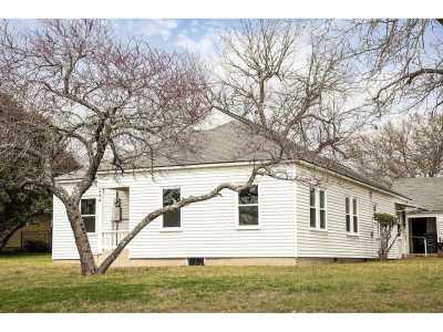 Home For Sale in Burton, Texas