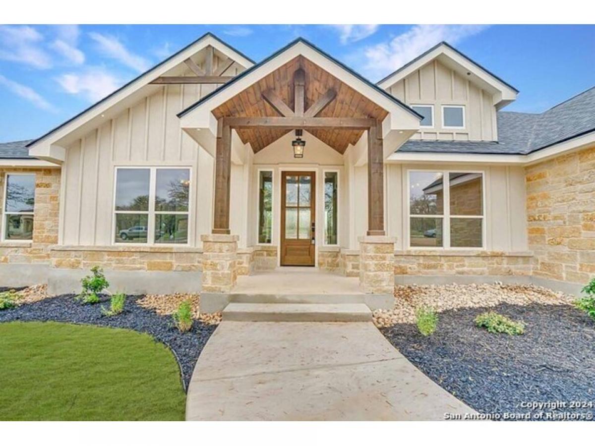 Picture of Home For Rent in Adkins, Texas, United States