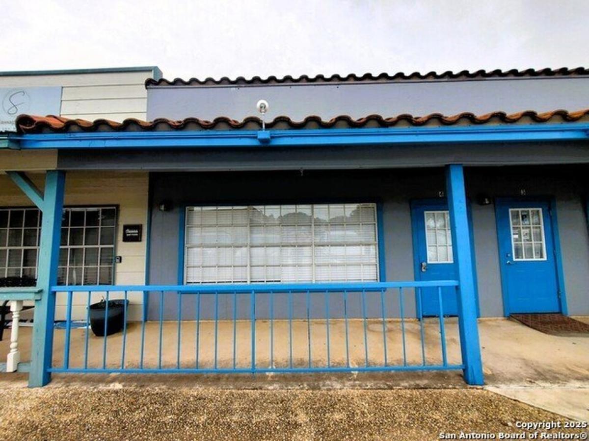 Picture of Home For Rent in Adkins, Texas, United States