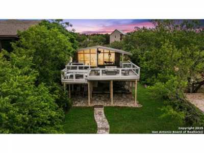 Home For Sale in Canyon Lake, Texas
